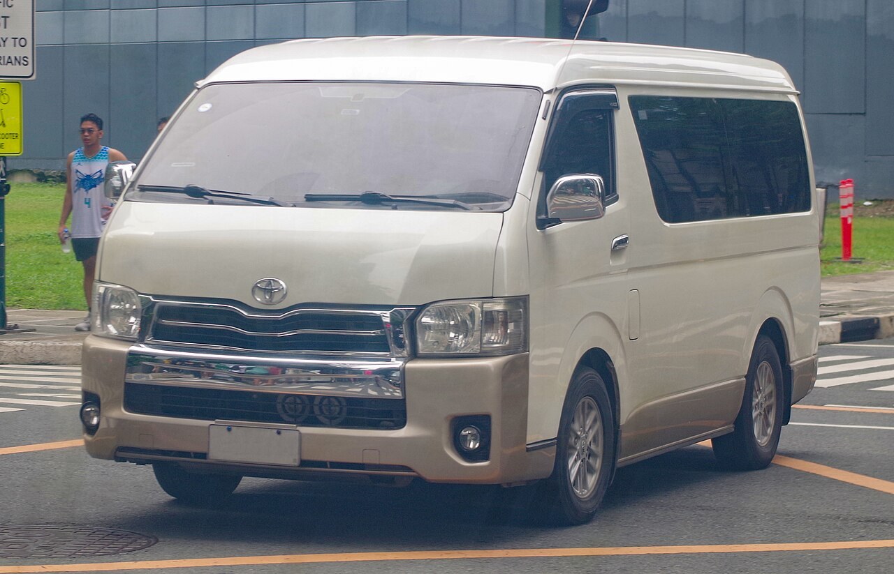 Toyota Hiace, 2016, 10 мест